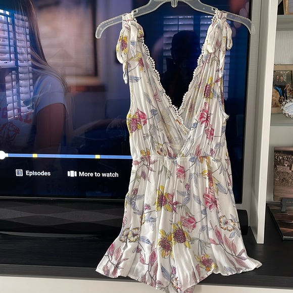 🏝️ >L.A. HEARTS> Small Shorts Romper. Great as a beach cover-up! - Picture 3 of 8